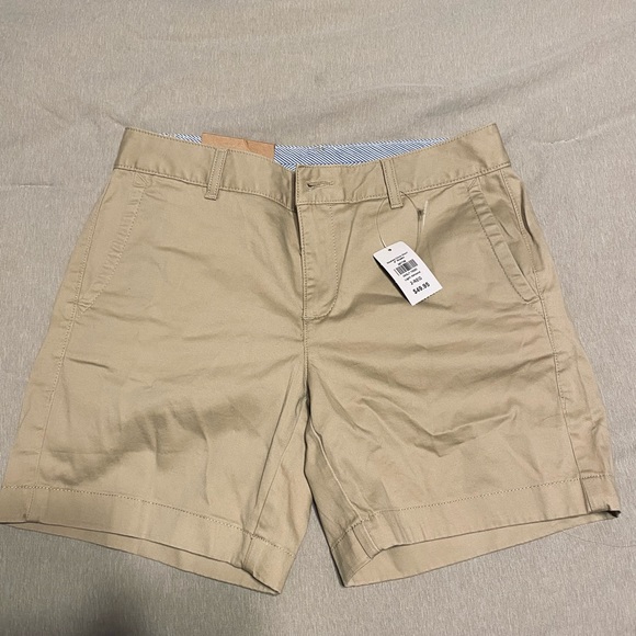 LL BEAN// khaki shorts// Size 2 - Picture 1 of 2